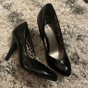 Black heels never worn